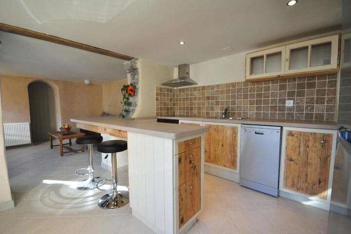 Lakeside Apartment photo 3