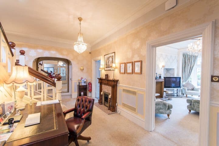 Grovefield Manor photo 4