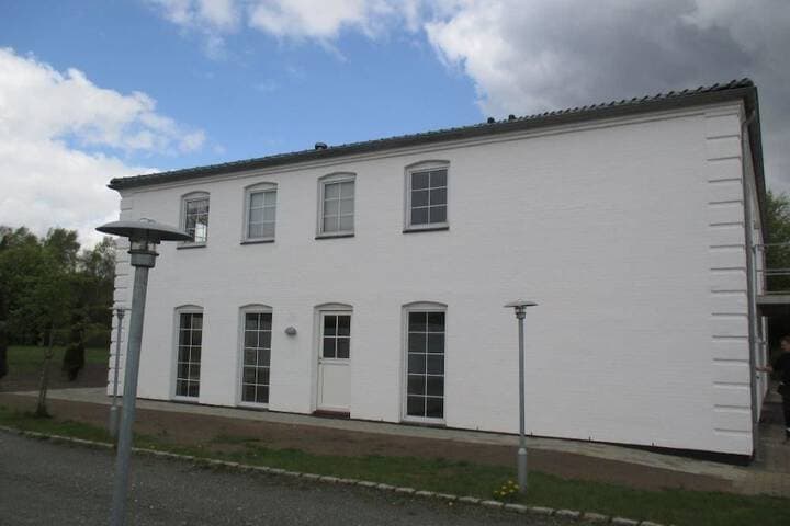 White House Hotel Apartments photo 2