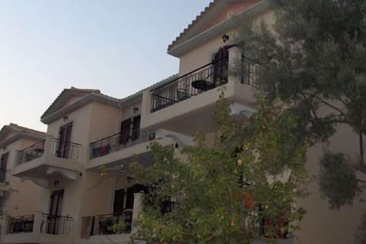 Mikros Gialos Apartments photo 2