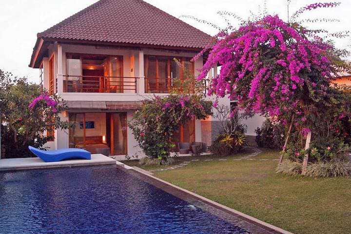 Blue Rose Villa photo 3