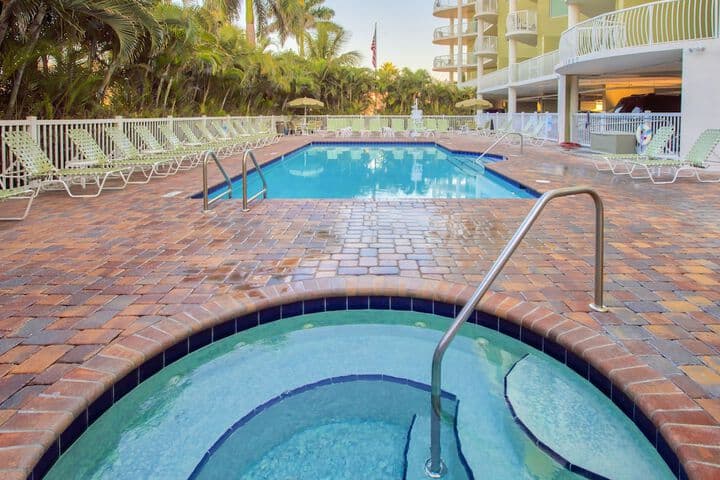 Crystal Palms Beach Resort photo 4