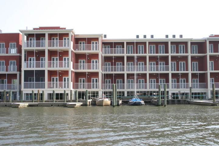 Water Street Hotel & Marina Ascend Hotel Collection photo 5