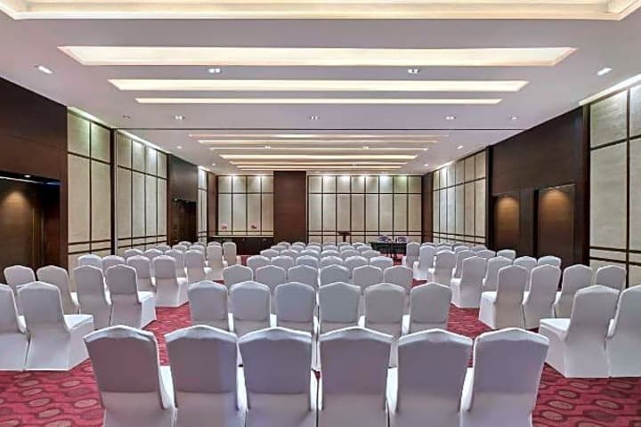 DoubleTree by Hilton Gurugram Baani Square photo 2