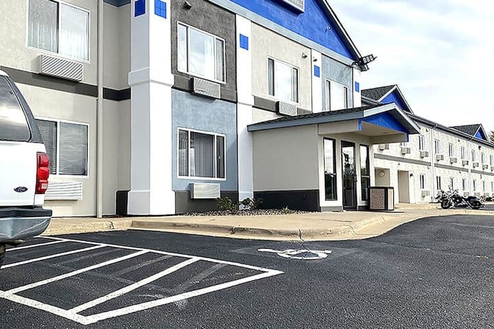 Coratel Inn & Suites by Jasper Northfield photo 2
