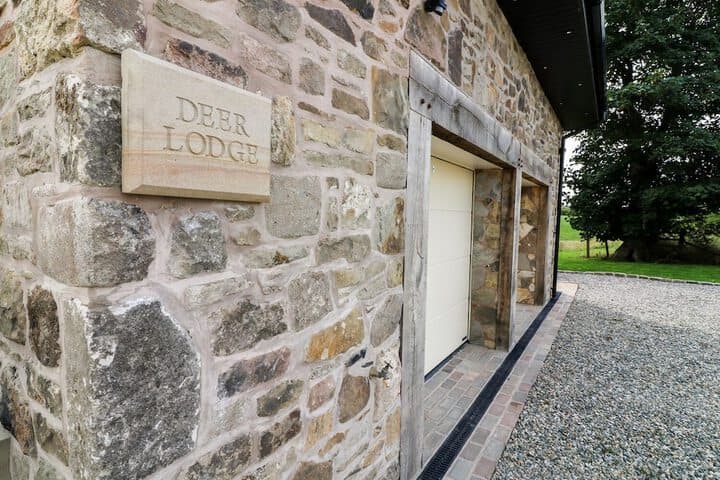 Deer Lodge photo 3