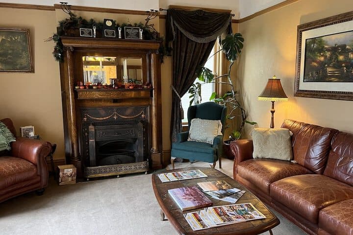 Hickory House Inn photo 2