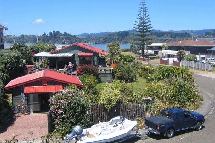 Moanarua Beach Cottage photo 2