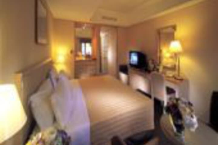 Holiday Inn photo 4