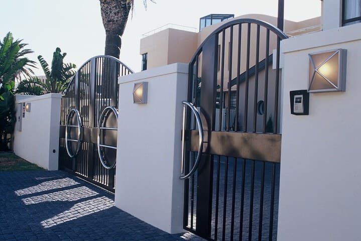 Atlantic Waves Guest House photo 4