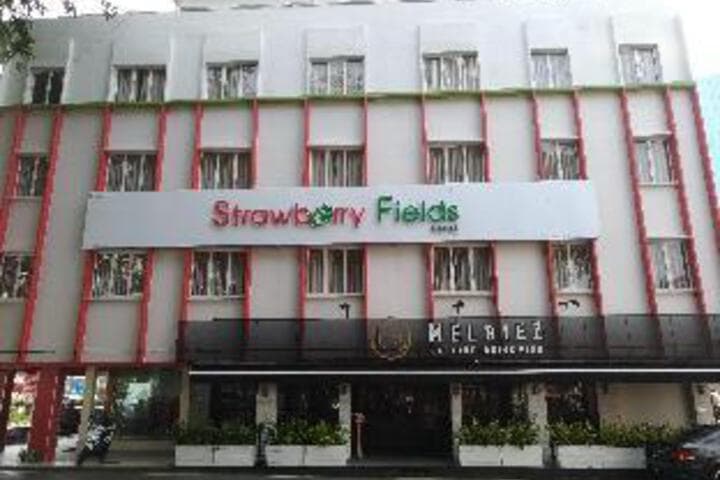 Hotel Strawberry Fields photo 1