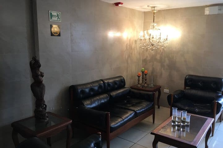 Hostal Mitad del Mundo photo 3