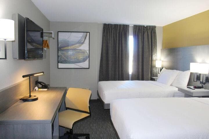 Days Inn by Wyndham Stony Plain photo 5