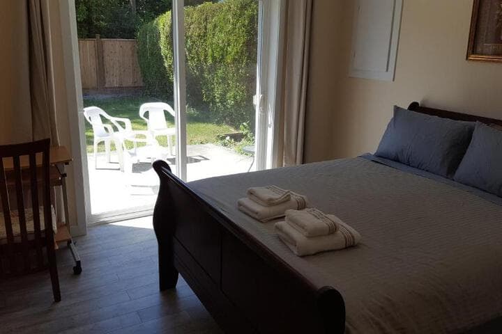 YVR Vickies Bed&Breakfast photo 5