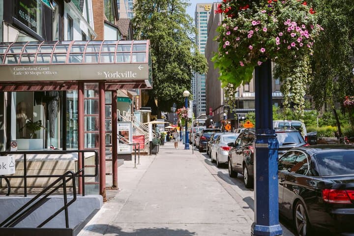QuickStay Yorkvilles Finest (Yonge & Bloor) photo 2