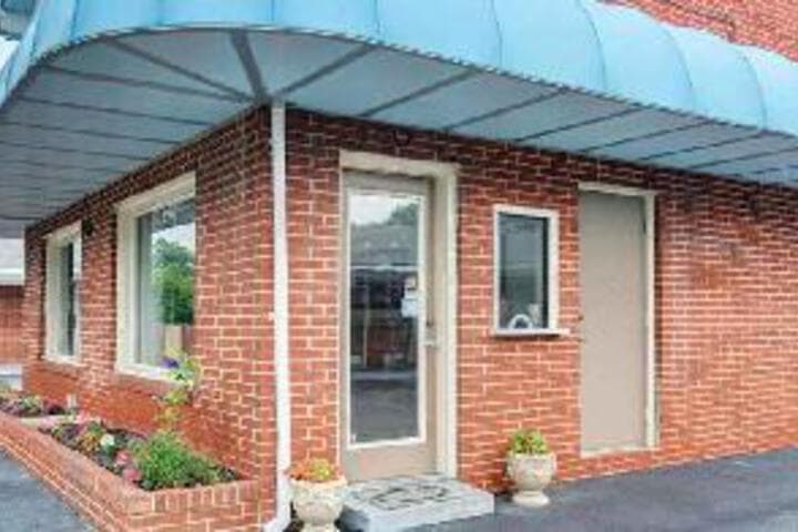 Rodeway Inn & Suites Williamsburg photo 4