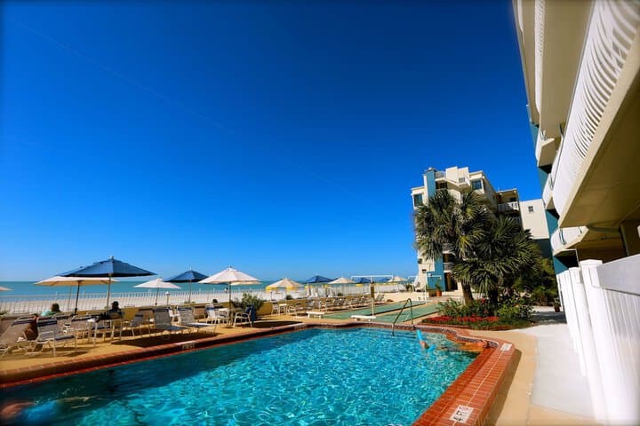 Shoreline Island Resort Exclusively Adult photo 4
