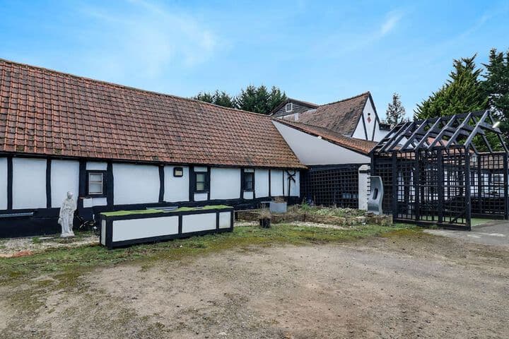 Tudor Oaks Lodge Stevenage North photo 3