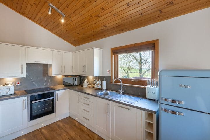 Douglas Fir Lodge With Hot Tub Near Cupar Fife photo 2