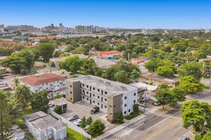 Renzzi Wynwood Apartments photo 3