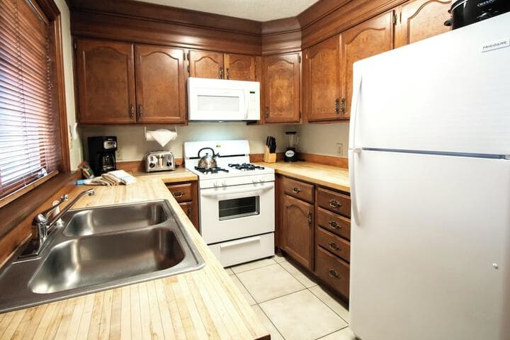 Sunburst Condominiums photo 5