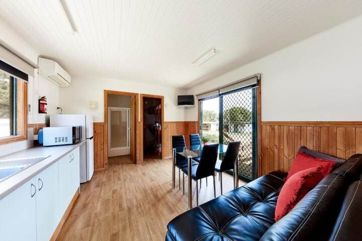 Torquay Foreshore Caravan Park photo 2
