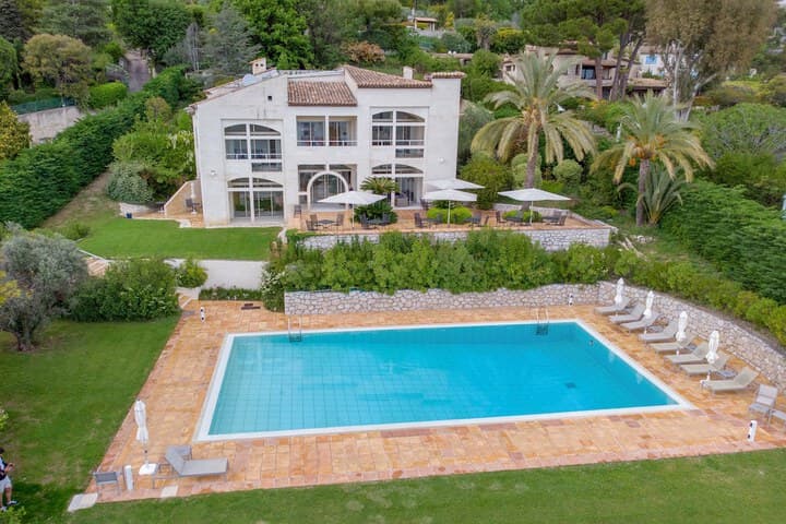 Saint-Paul-de-Vence destination view