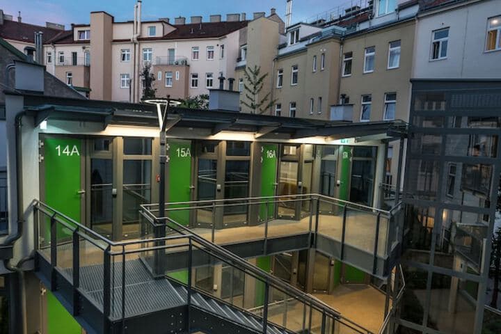 Smart Apart Living – Wien Hauptbahnhof self check in photo 3
