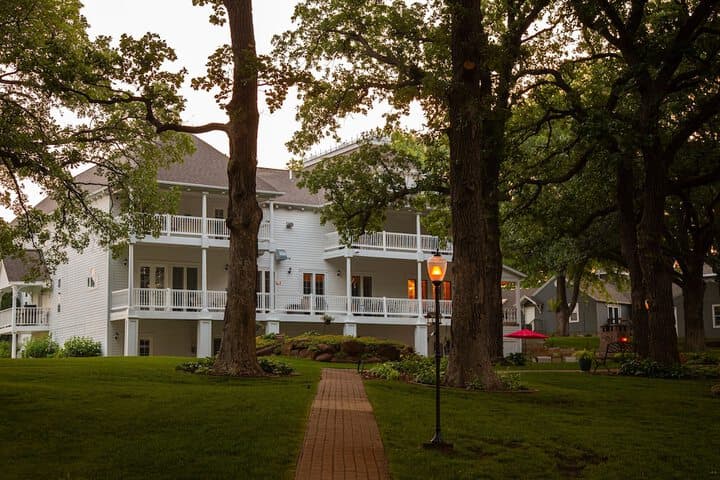The Oakwood Inn – Adults Only photo 3