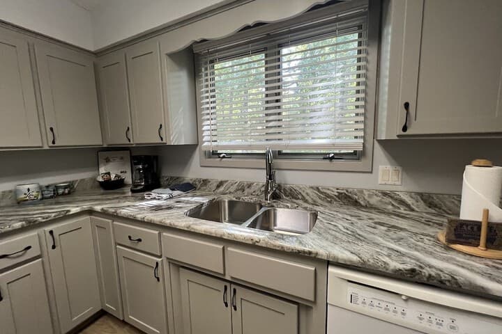 Forest View Log sided two Bedroom two Bath Condo on Lake Ouachita. by Redawning photo 3