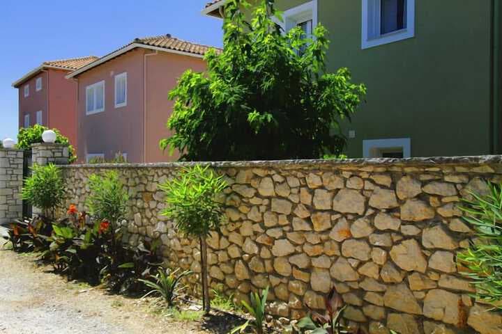 Saint Thomas Village photo 2