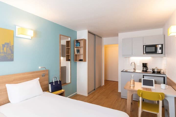 Courbevoie destination view