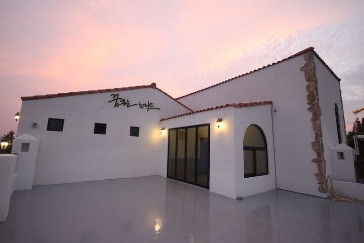 Nomad Pension in Jeju photo 3