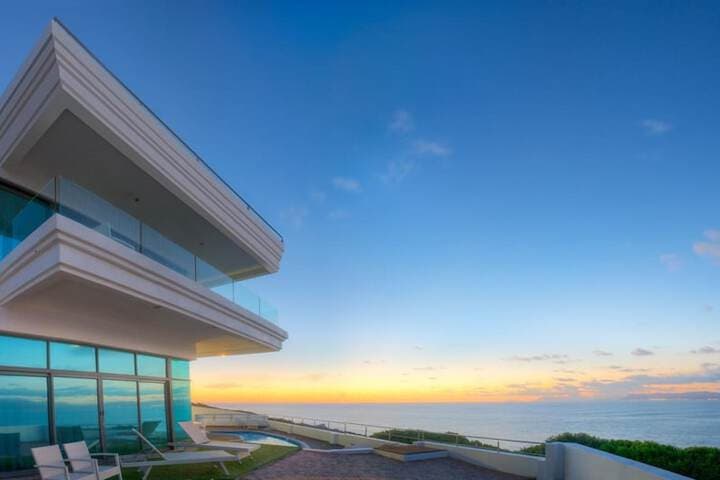 Sea Star Cliff photo 3