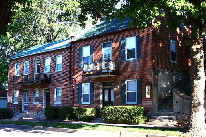 Captain Wohlt Inn Bed & Breakfast photo 3