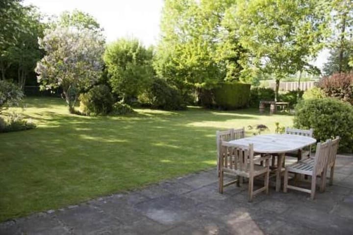 Larkrise Cottage photo 2