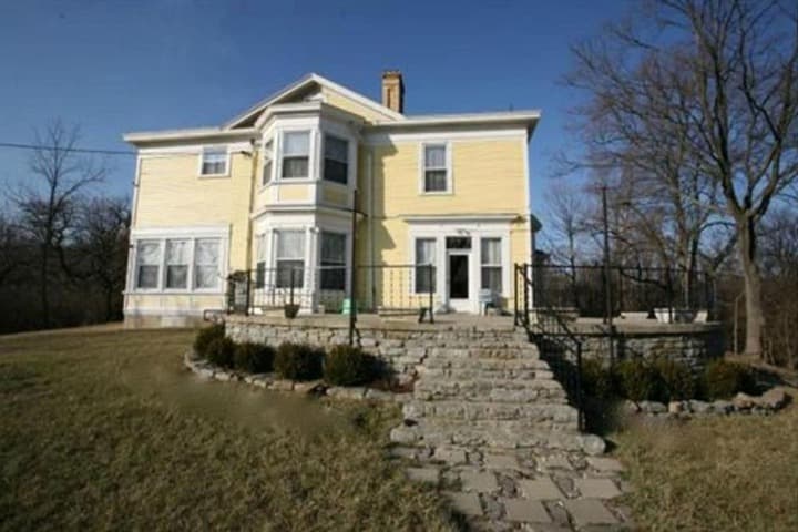 Six Acres Bed & Breakfast photo 2