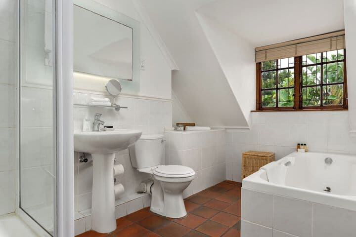 Gable Manor photo 5