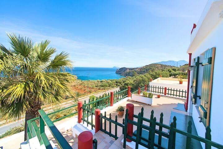 Anemone Seaside Traditional Homes photo 2