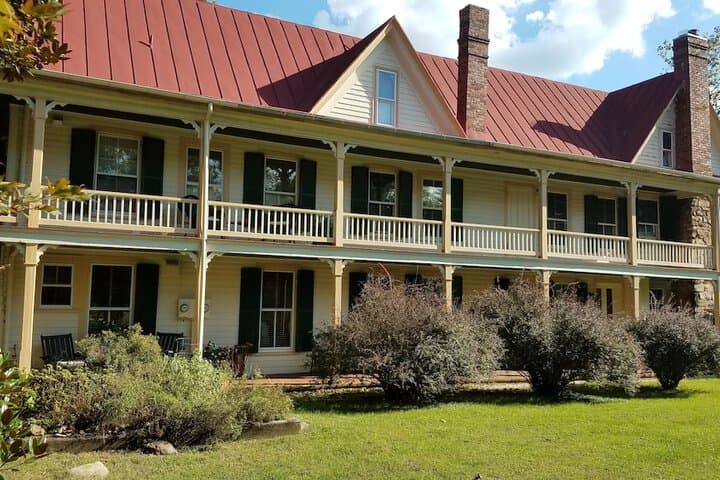 Hummingbird Inn photo 5