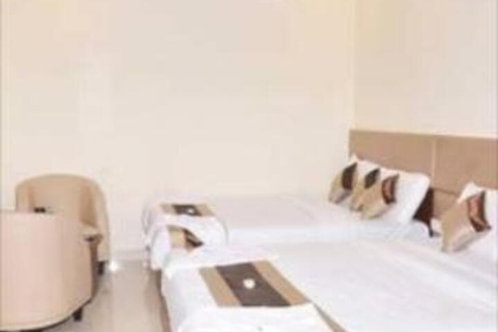 Hotel Raama Grand photo 2