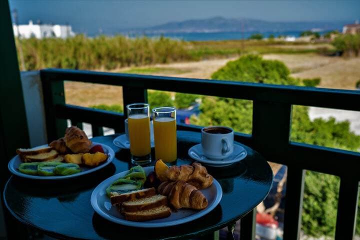 Studios Vrettos Beachfront Hotel photo 3