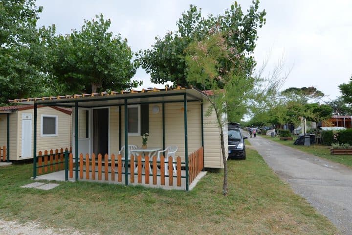 Wooden Chalet with Terrace near Beach photo 3
