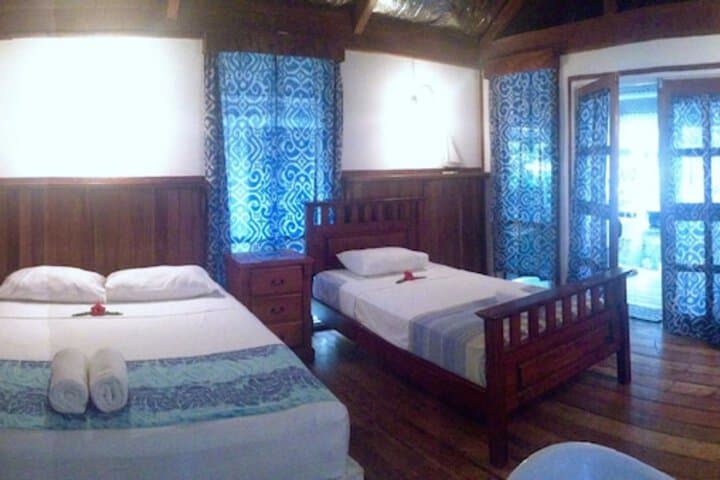 Driftwood Resort photo 4