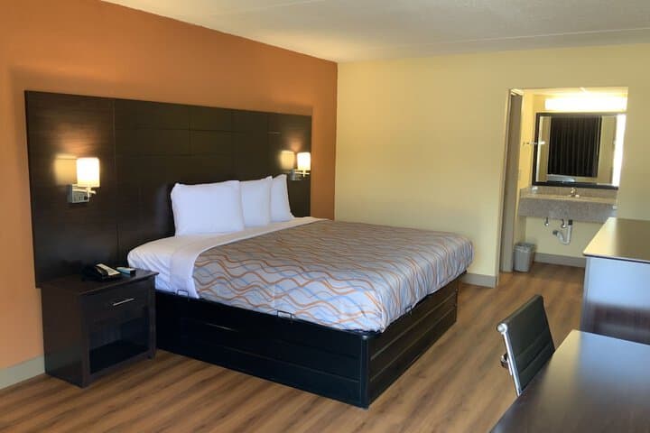 Town & Country Inn photo 4