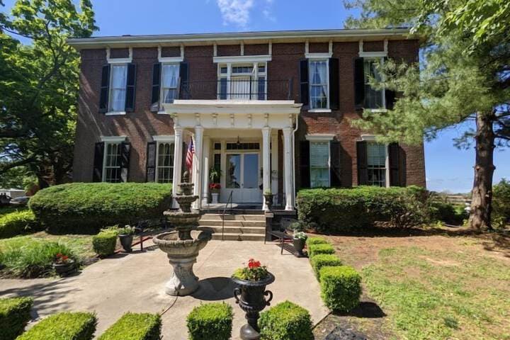 1851 Historic Maple Hill Manor B&B photo 3