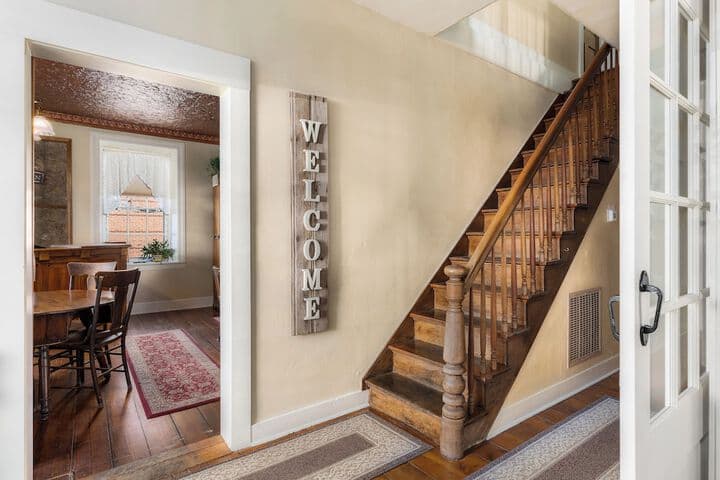 The Stagecoach Inn Bed & Breakfast&Five20 Social Stop photo 3