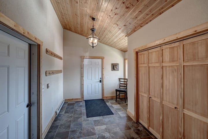 Blackmoon Chalet at Terry Peak photo 3