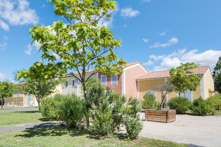 Vacancéole Le Domaine dEnserune photo 2