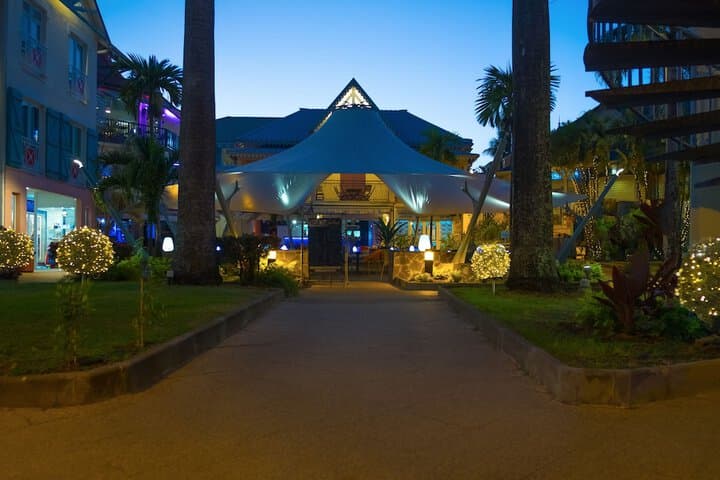 Les Jalna destination view
